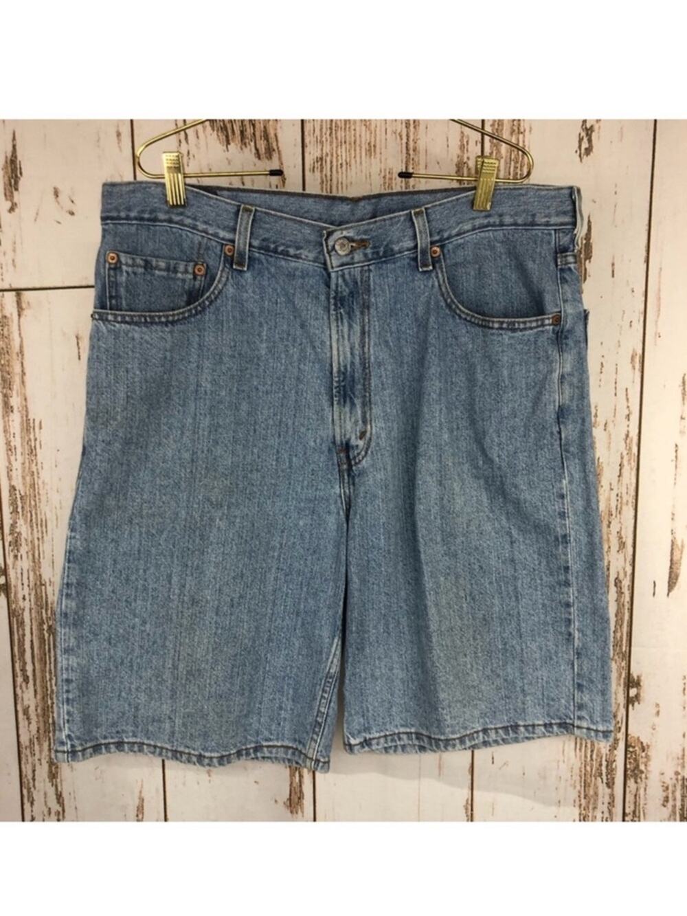 Levi’s 550 Jean Shorts, Size 36. In excellent condition!